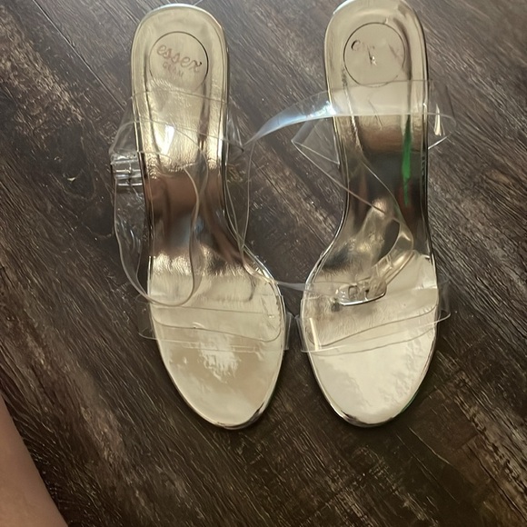 ESSEX GLAM Womens Silver Metallic Ankle Strap Clear Heel Peep Toe Sandals 9M - Picture 3 of 4